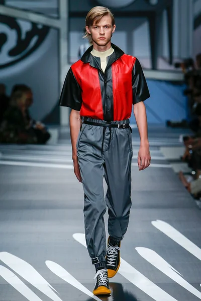 Look 26
